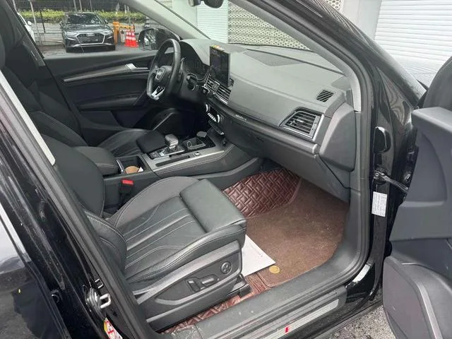 Audi Q5L 2022 40T Deluxe Dynamic interior photo 14