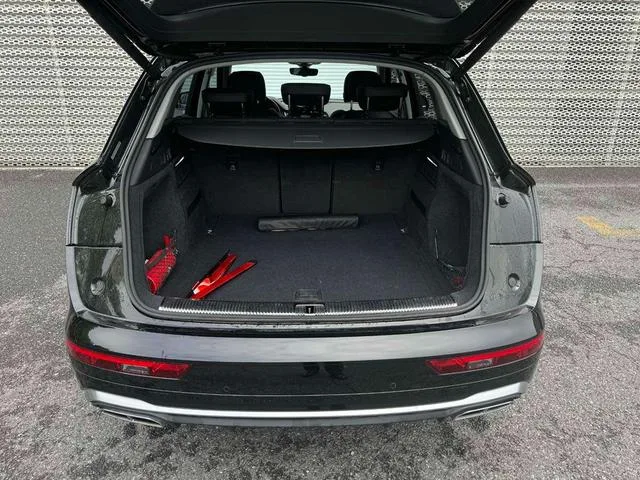Audi Q5L 2022 40T Deluxe Dynamic interior photo 16