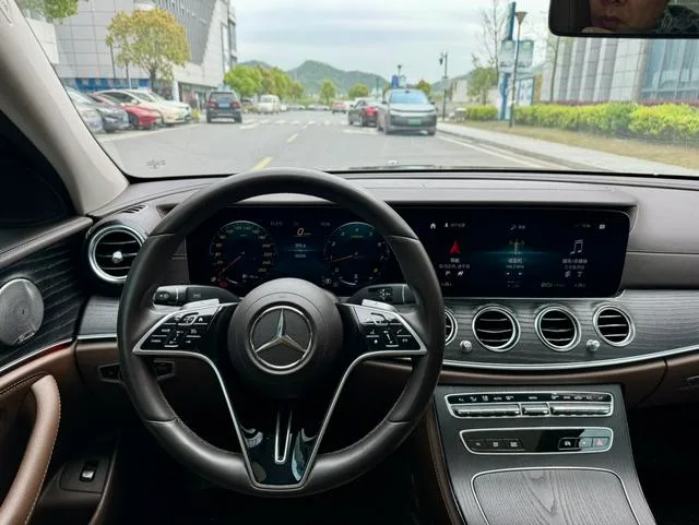 Mercedes-Benz E-Class 2022 E 300 L Люксовый Седан экстерьер фото 7