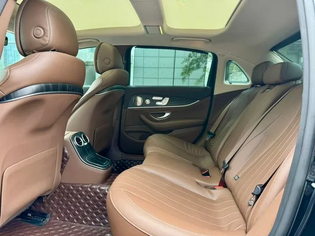 Mercedes-Benz E-Class 2022 E 300 L Люксовый Седан интерьер фото 9