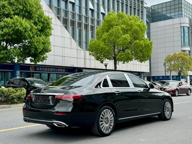Mercedes-Benz E-Class 2022 E 300 L Люксовый Седан интерьер фото 16