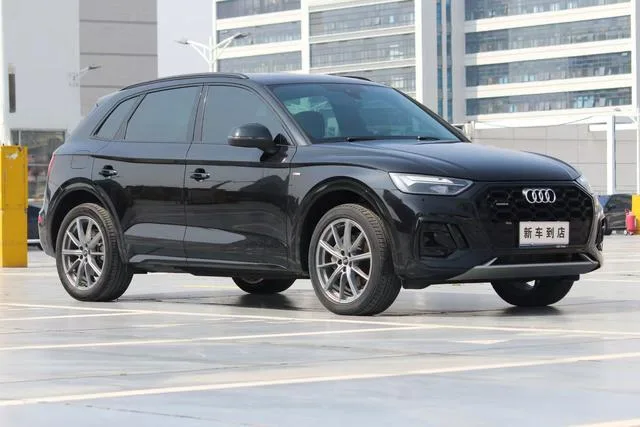 Audi Q5L 2023 40T Deluxe Dynamic exterior photo 3