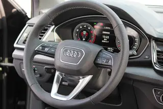 Audi Q5L 2023 40T Deluxe Dynamic interior photo 11