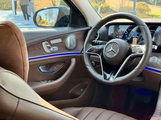 Mercedes-Benz E-Class 2021 Restyling E 300 L Luxury type Passenger car interior photo 11