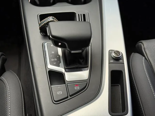Audi A4L 2023 40 TFSI Tipo dinámico de moda interior foto 17