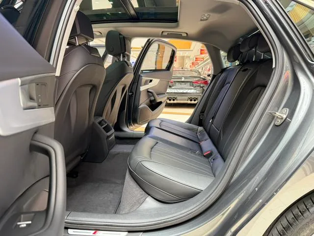 Audi A4L 2023 40 TFSI Tipo dinámico de moda interior foto 20