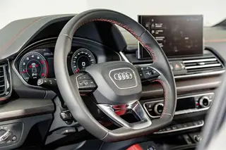 Audi Q5L 2023 40T Deluxe dinámico interior foto 11