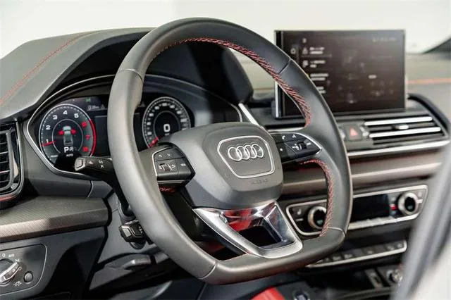 Audi Q5L 2023 40T Deluxe dinámico interior foto 11