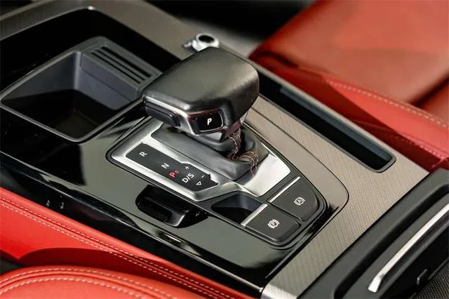 Audi Q5L 2023 40T Deluxe dinámico interior foto 12