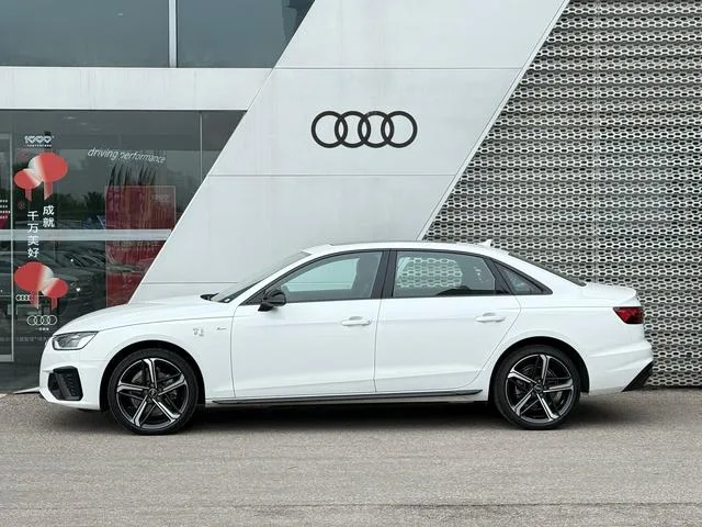 Audi A4L 2024 40 TFSI Deluxe dinámico exterior foto 3