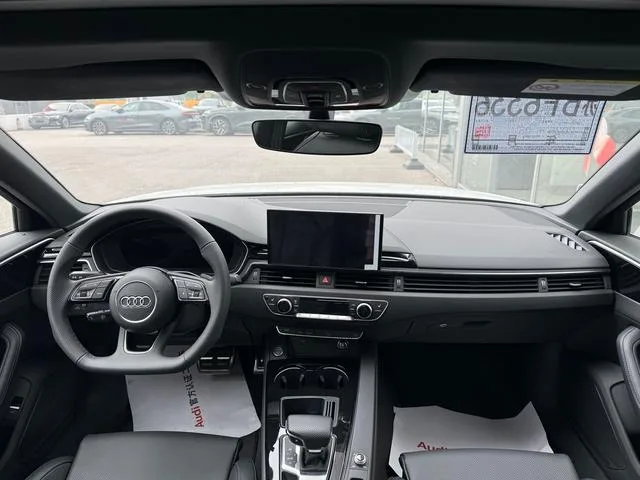 Audi A4L 2024 40 TFSI Deluxe dinámico interior foto 9
