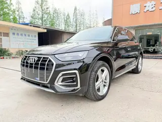 Audi Q5L 2022 40T Deluxe Dynamic