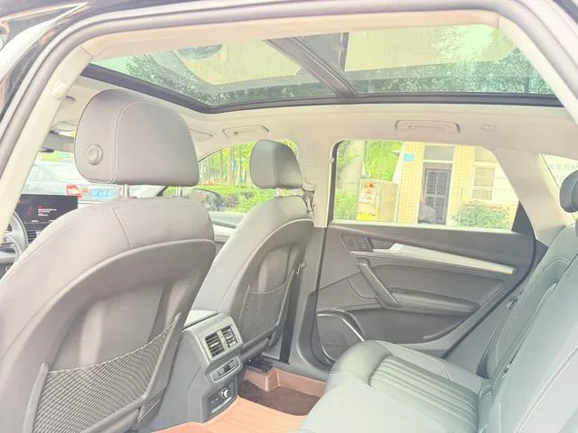 Audi Q5L 2022 40T Deluxe Dynamic interior photo 13