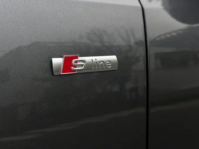 Audi A4L 2022 40 TFSI Tipo dinámico de moda exterior foto 5