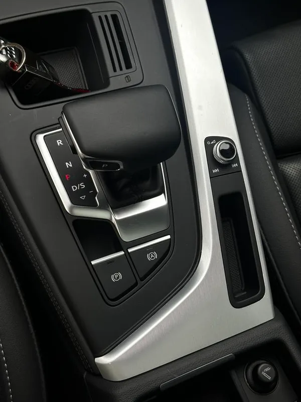 Audi A4L 2022 40 TFSI Tipo dinámico de moda interior foto 18