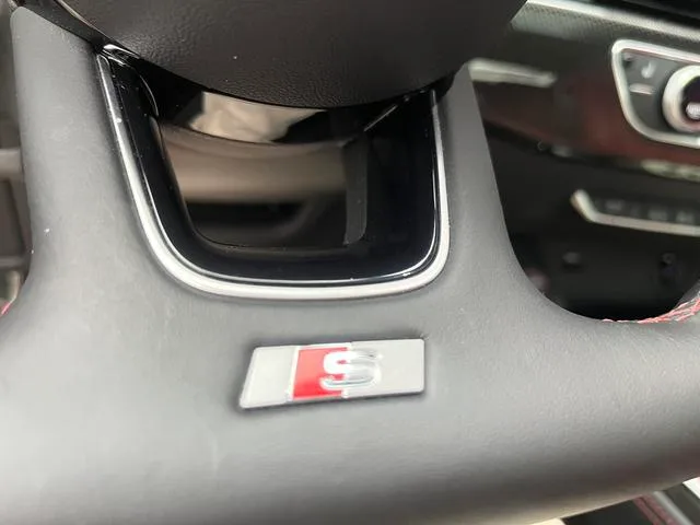 Audi S4 2023 3.0TFSI interior photo 15