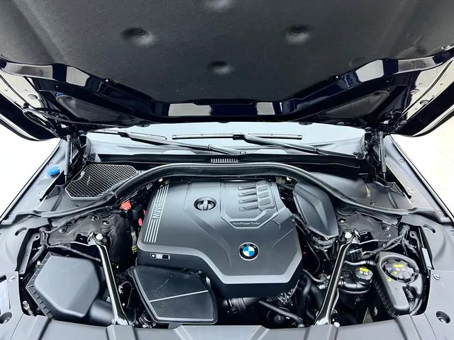 BMW 7 Series 2021 730Li M Conjunto deportivo interior foto 13