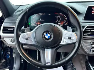 BMW 7 Series 2021 730Li M Conjunto deportivo interior foto 15