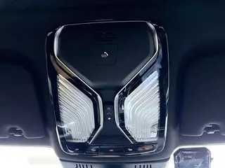 BMW 7 Series 2021 730Li M Conjunto deportivo interior foto 19