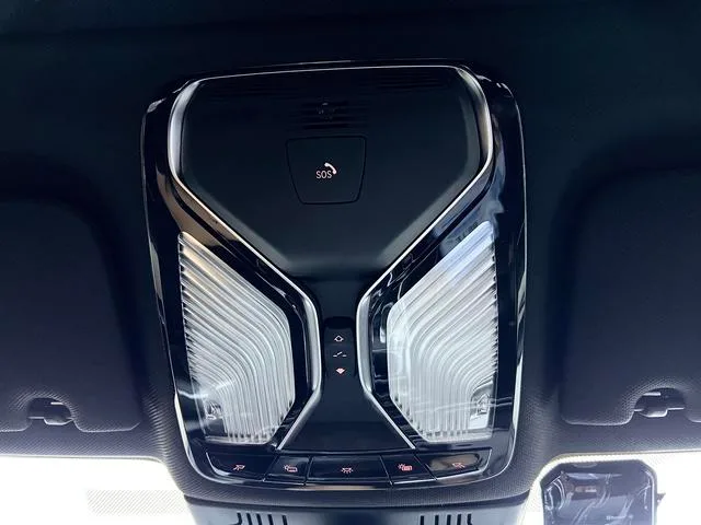 BMW 7 Series 2021 730Li M Conjunto deportivo interior foto 19