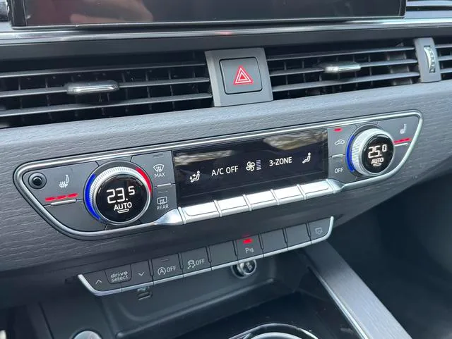 Audi A4L 2024 40 TFSI Deluxe Dynamic interior photo 11