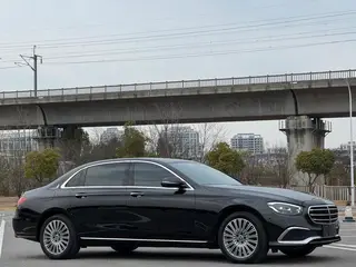Mercedes-Benz E-Class 2022 E 300 L Luxury type Passenger car exterior photo 3