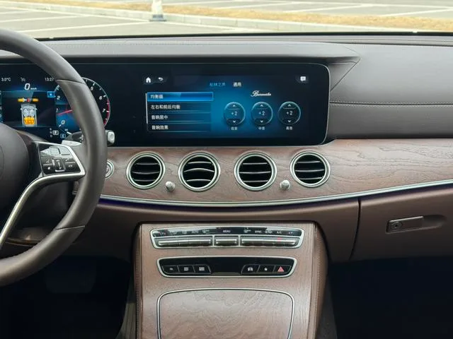 Mercedes-Benz E-Class 2022 E 300 L Luxury type Passenger car exterior photo 7