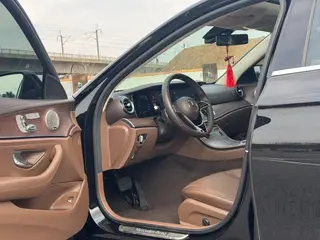 Mercedes-Benz E-Class 2022 E 300 L Luxury type Passenger car interior photo 11