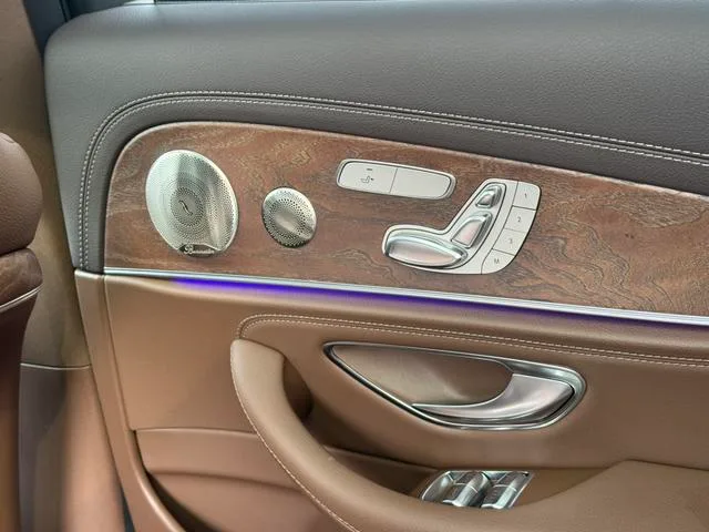 Mercedes-Benz E-Class 2022 E 300 L Luxury type Passenger car interior photo 13