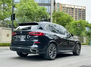 BMW X5 2021 Модификация xDrive30i M Спортивный костюм экстерьер фото 6