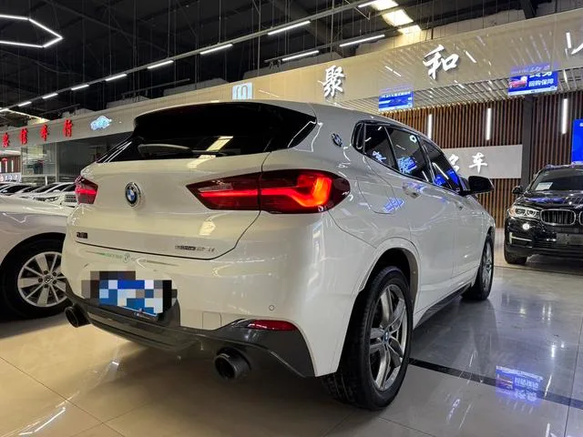 BMW X2 2022 sDrive25i M Off-road suit interior photo 7