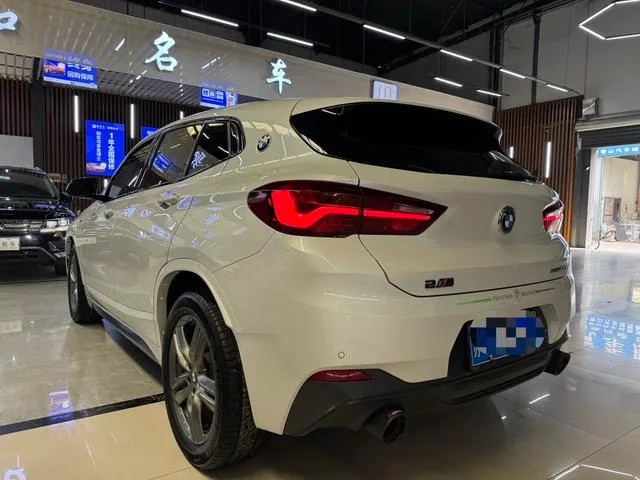 BMW X2 2022 sDrive25i M Off-road suit interior photo 9