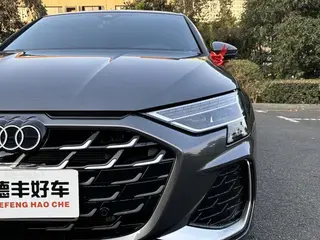 Audi A3 2026 A3L Limousine 35 TFSI Tipo exclusivo Flying Spur exterior foto 2