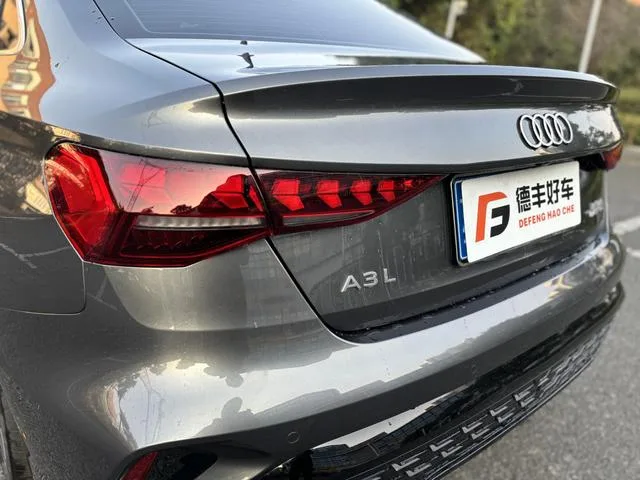 Audi A3 2026 A3L Limousine 35 TFSI Tipo exclusivo Flying Spur exterior foto 7