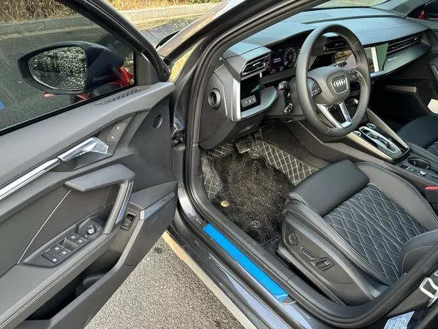 Audi A3 2026 A3L Limousine 35 TFSI Tipo exclusivo Flying Spur interior foto 14