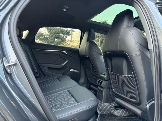 Audi A3 2026 A3L Limousine 35 TFSI Tipo exclusivo Flying Spur interior foto 16
