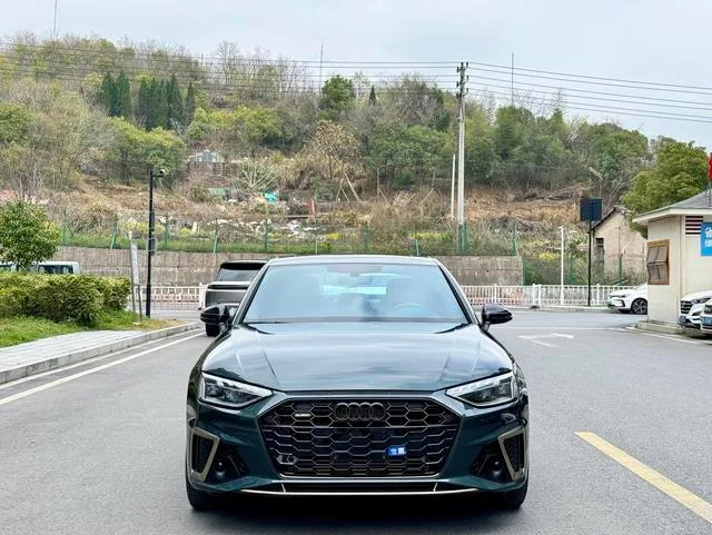 Audi A4L 2024 40 TFSI quattro RS Kit Burn Rate Type exterior photo 2