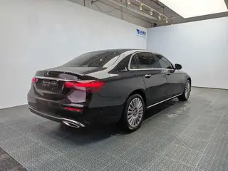 Mercedes-Benz E-Class 2022 E 300 L De lujo Coche exterior foto 4