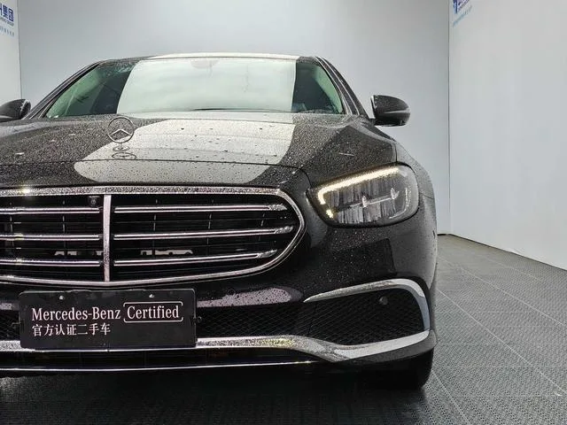 Mercedes-Benz E-Class 2022 E 300 L De lujo Coche interior foto 20