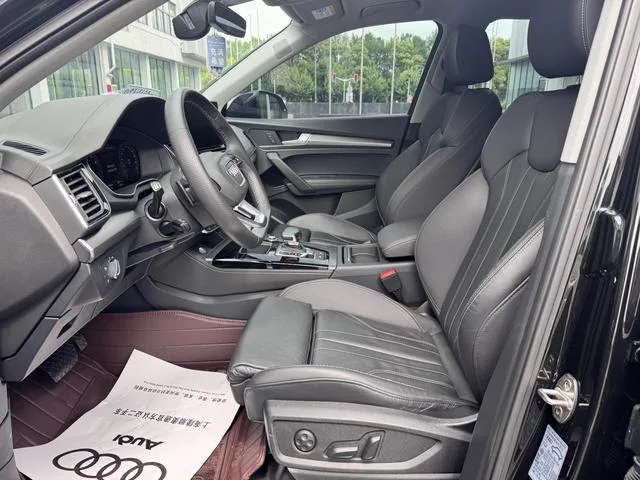 Audi Q5L 2022 45T Deluxe Dynamic interior photo 12
