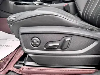 Audi Q5L 2022 45T Deluxe Dynamic interior photo 13