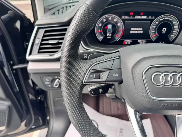 Audi Q5L 2022 45T Deluxe Dynamic interior photo 18