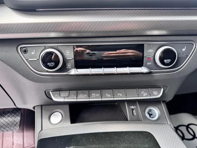 Audi Q5L 2022 45T Deluxe Dynamic interior photo 20