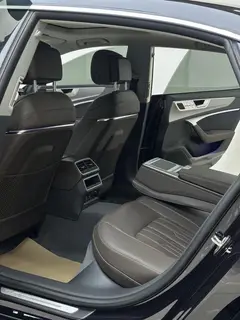 Audi A7L 2022 45 TFSI quattro S-line Ver traje negro de tipo lejano exterior foto 9