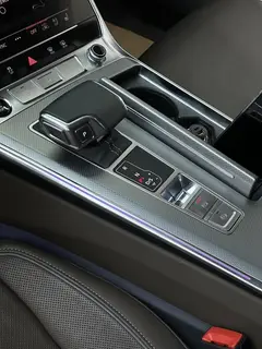 Audi A7L 2022 45 TFSI quattro S-line Ver traje negro de tipo lejano interior foto 12