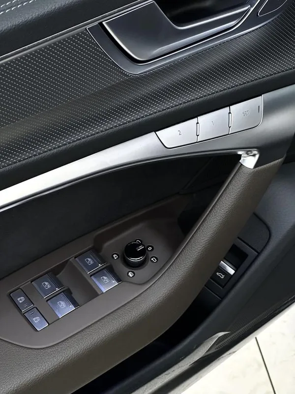 Audi A7L 2022 45 TFSI quattro S-line Ver traje negro de tipo lejano interior foto 15