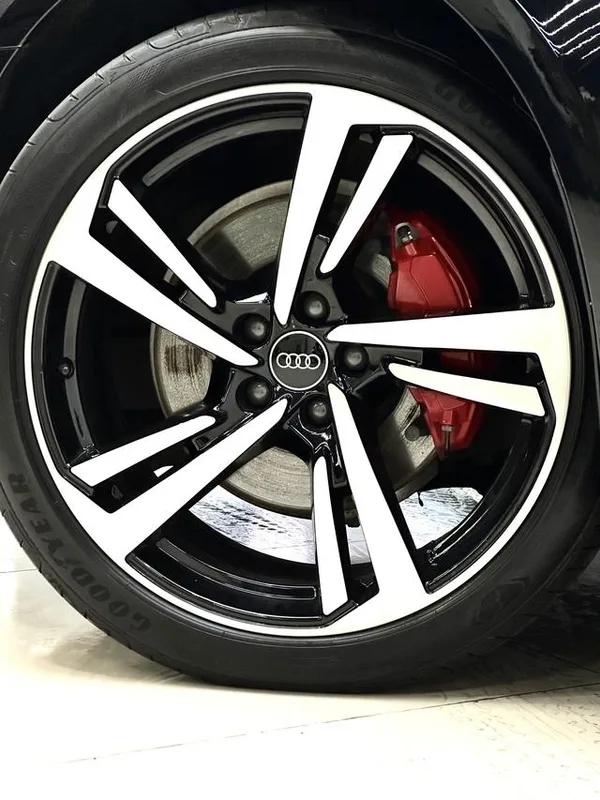 Audi A7L 2022 45 TFSI quattro S-line Ver traje negro de tipo lejano interior foto 18