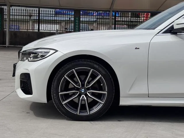 BMW 3 Series 2022 Restyling 325Li M Sports suit exterior photo 3