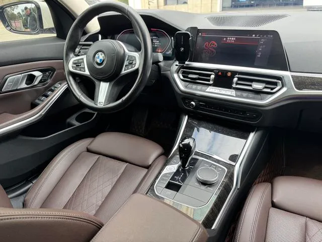 BMW 3 Series 2022 Restyling 325Li M Sports suit interior photo 15