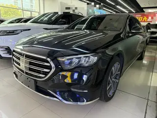 Mercedes-Benz E-Class 2024 E 300 L Estilo de moda Coche exterior foto 1
